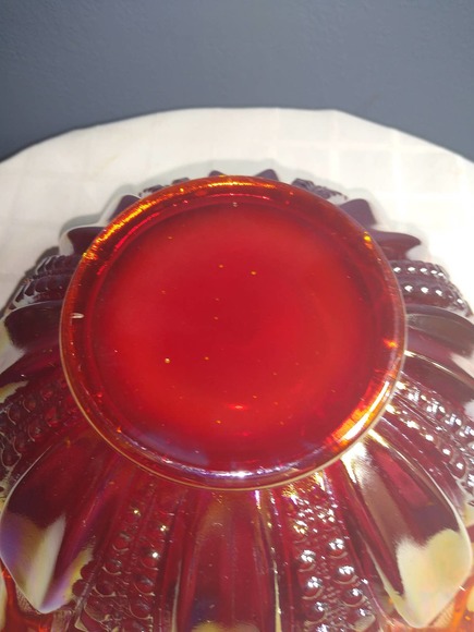 Red hobstar carnival glass ruffled bowl - Picture 5 of 5